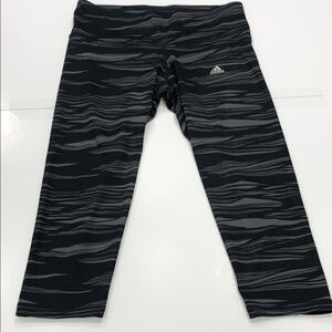 2/$30 – Adidas Techfit Climalite Capri Leggings – Black/Gray Graphic – Women’s M